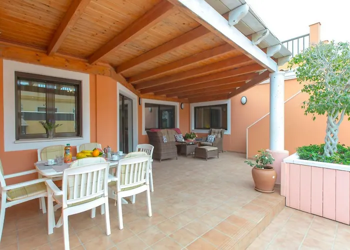 וילה Bella Lucia Luxury 2 *